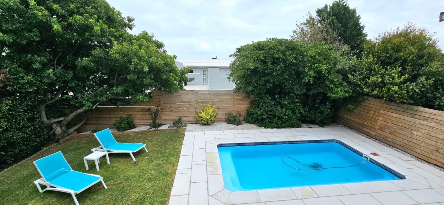 3 Bedroom Property for Sale in Voelklip Western Cape